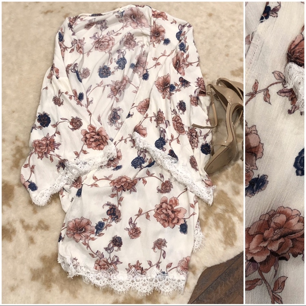 Floral Kimono: Sz: OS